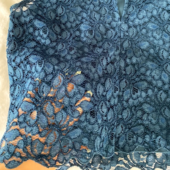 2/$40๐ CLOSET CLEAN OUT: Aritzia lace blouse - Picture 4 of 6